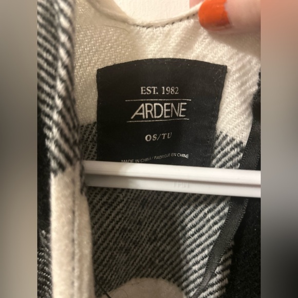 Ardene Plaid Blanket Shawl in Black/White OSFA - Picture 2 of 4